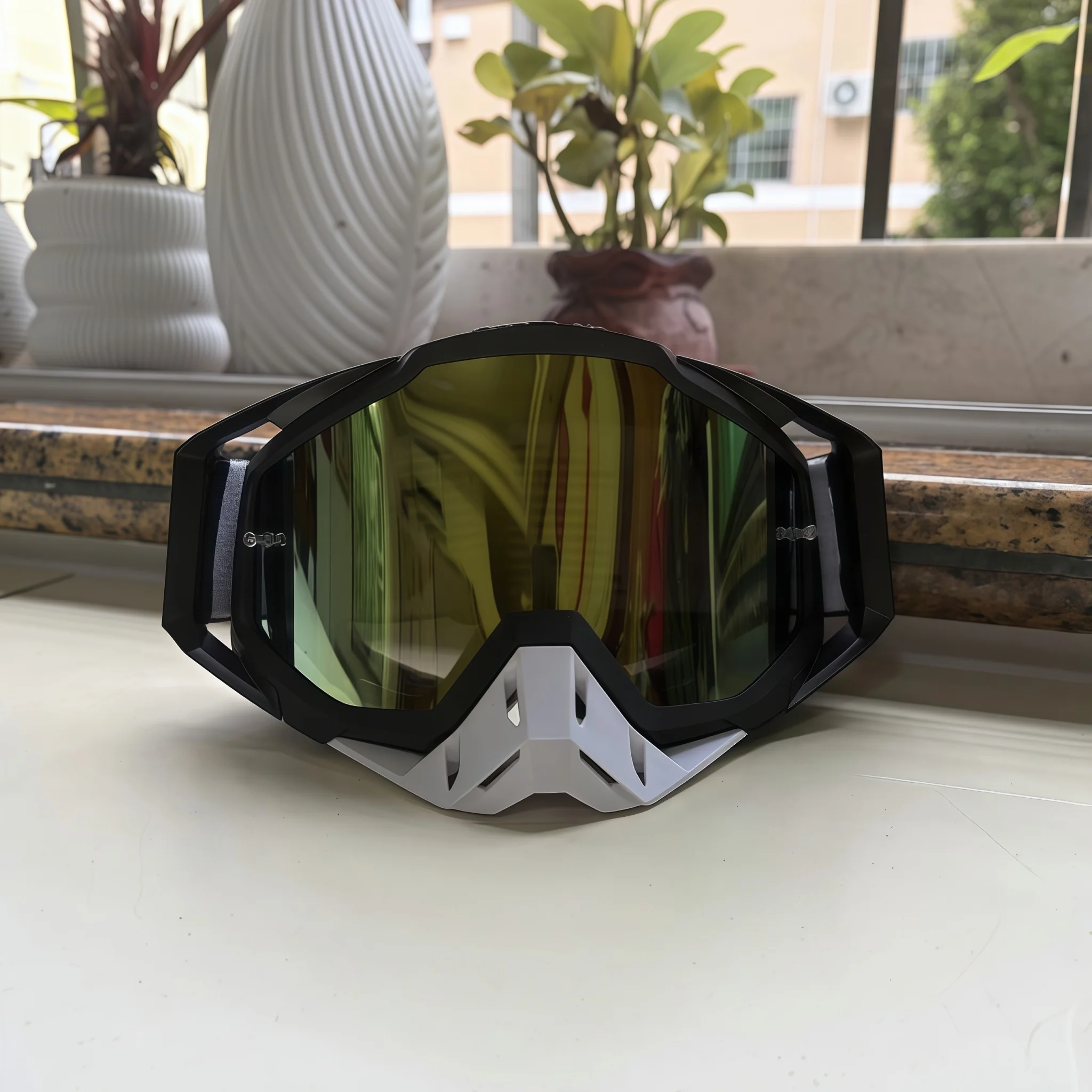 Full‑Coverage Eye‑Shield Goggles Multi‑Color Clear Mirror Lens Vent Holes Reduce Fogging Windproof Dustproof for Outdoor Sport