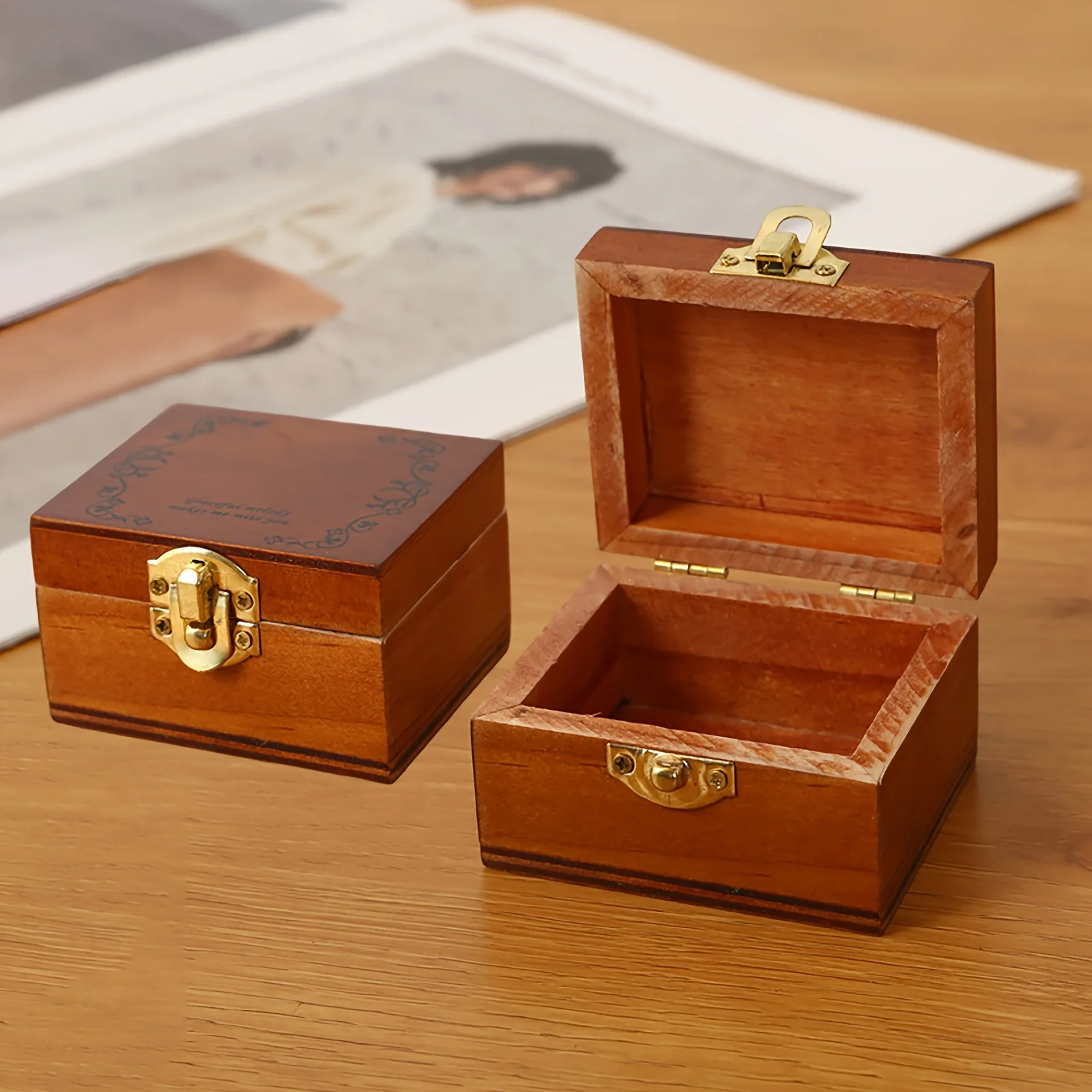 

1pc 1:12 Scale Dollhouse Miniature Wooden Suitcase Box Model Storage Treasure for Collectors Furniture Accessory Mini Favor Box