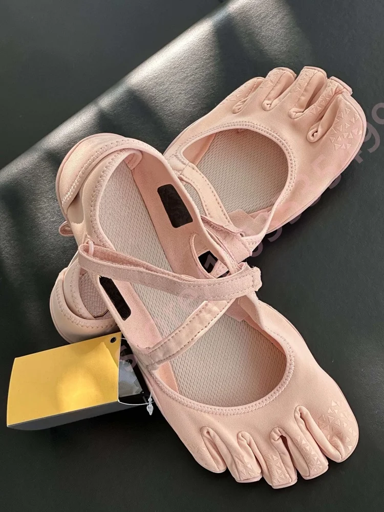 Fashion Women's Five Fingers Barefoot Shoes Lightweight Flat Mary Jane 2026 Summer Strap Toe Shoes for Yoga Dance Outdoor Sports