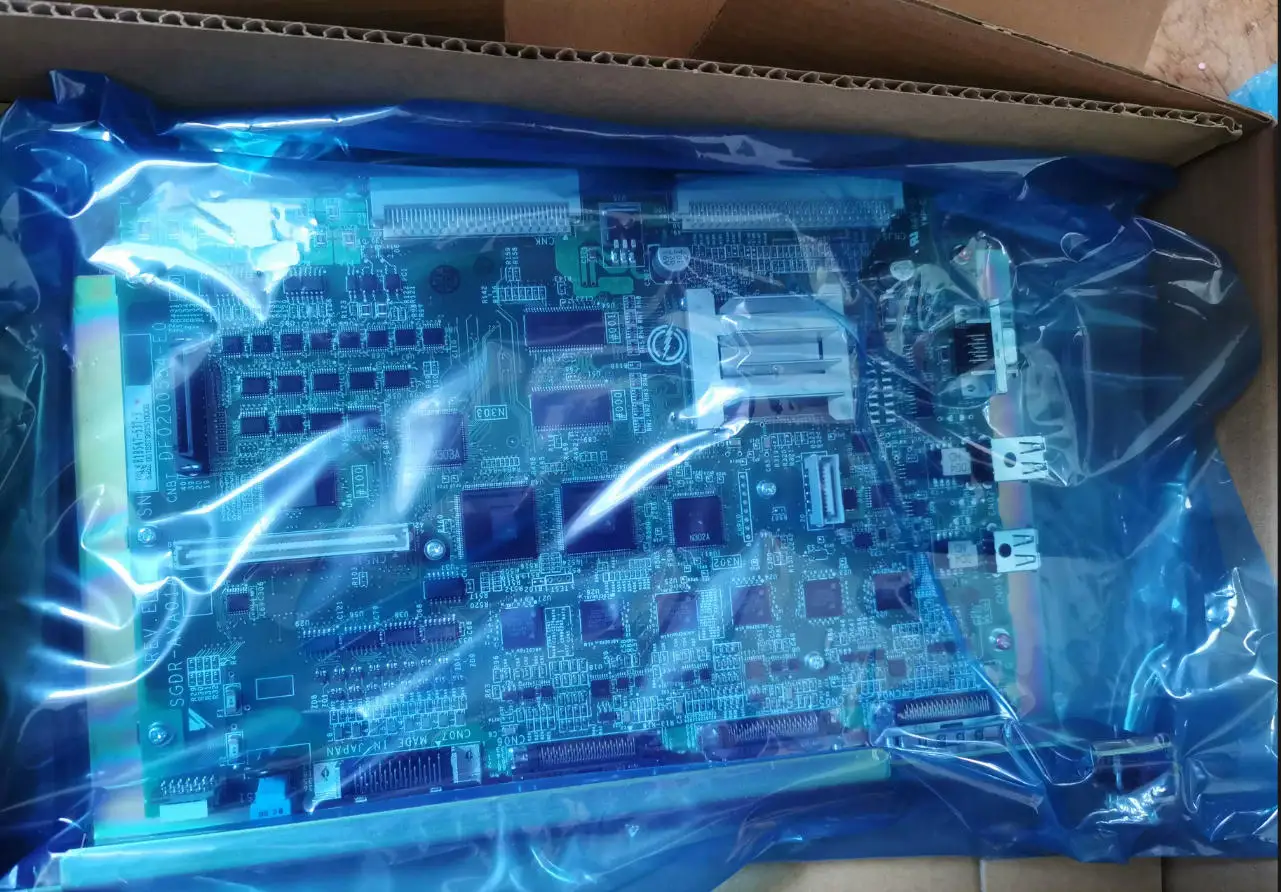 

SGDR-AXA01A Новая и оригинальная сервоплату