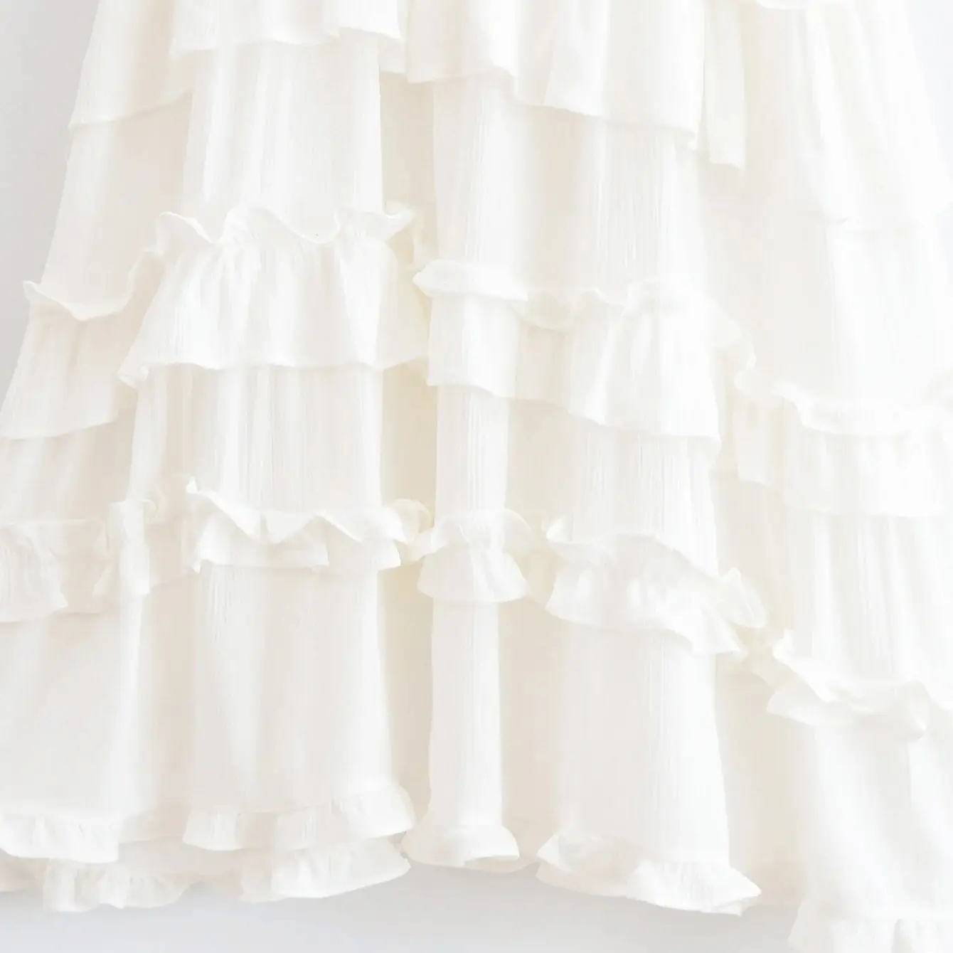 2025 BOHO Estate Bianco Nero Orecchie di legno Ruffles Scollo a V Abito senza maniche Donna Cascata allentata Orlo foderato Abiti corti Summr Robe