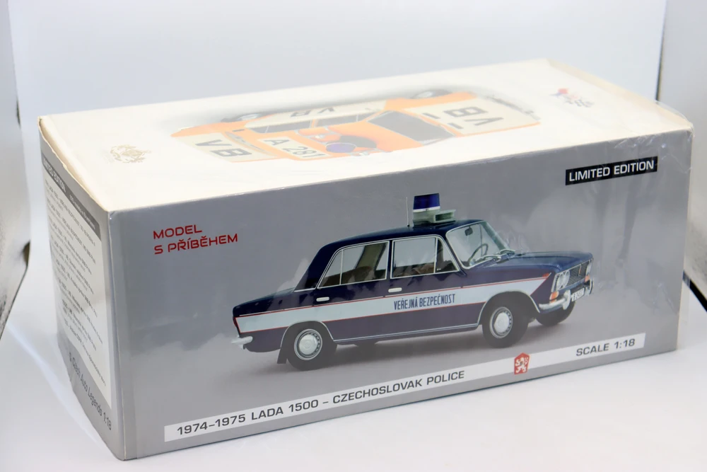 New 1/18 Scale Lada 1500 Police-car DieCast Model Toy Cars Metal For Collection Gift