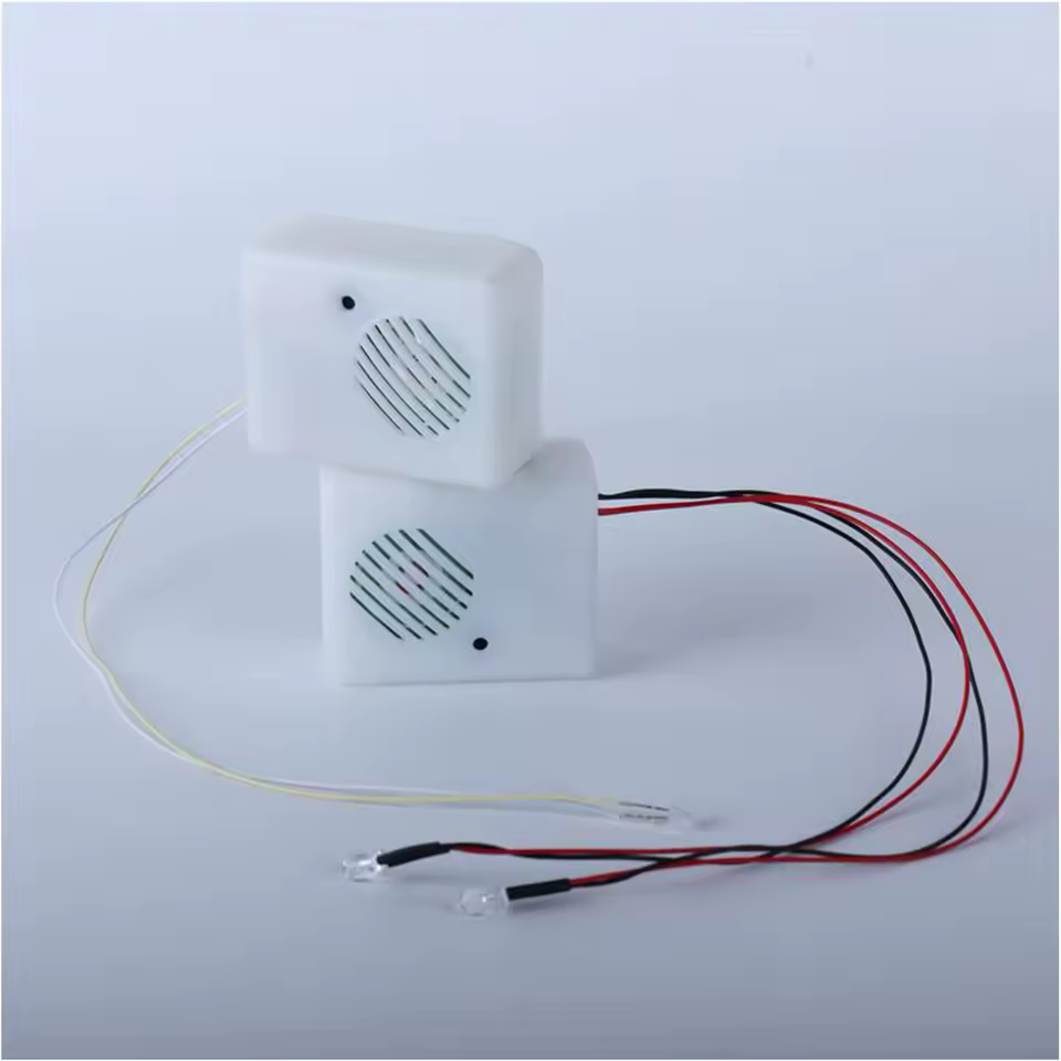 Altavoz escondido con sensor sonoro tenebroso