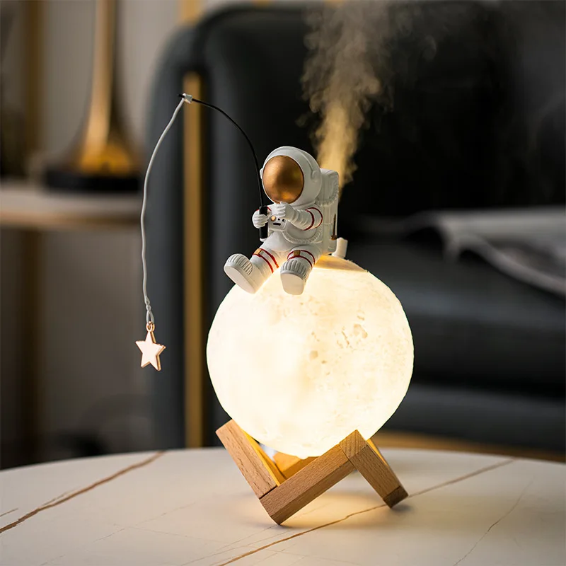 

Astronaut Figurines Home Decoration Resin Space Man Miniature Night Light Humidifier Cold Fog Machine Accessories Birthday Gifts