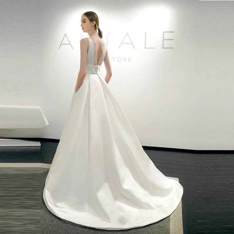 Nuevo vestido de novia de estilo francés 2025, satén adelgazante, cuello de palacio de estilo europeo, vestido de novia de cola brillante, Hada de estilo bosque