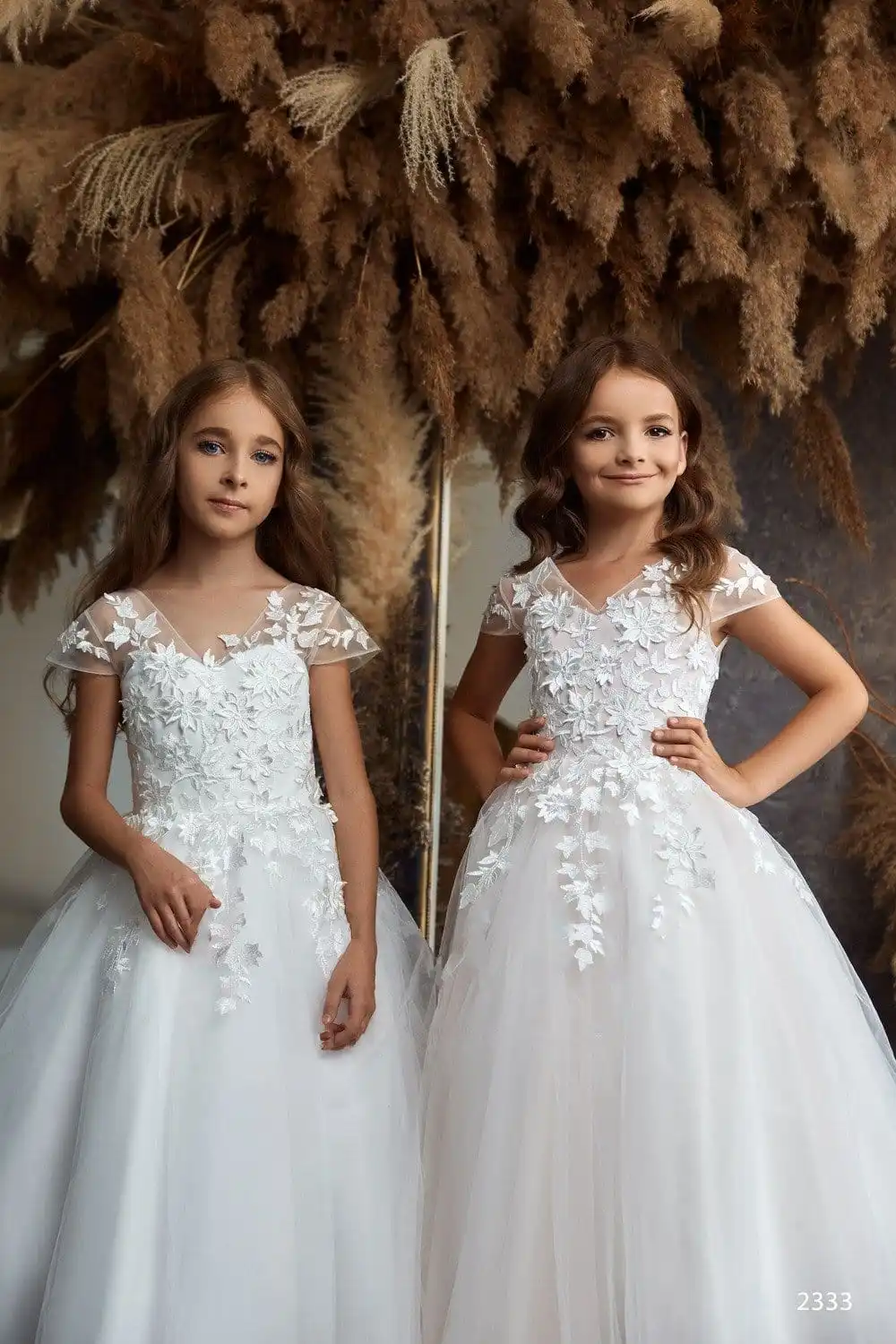 Cap Sleeves Flower Girl Dresses For Weddings A-line V-neck Tulle Appliques Long First Communion Dresses Little Baby Kids