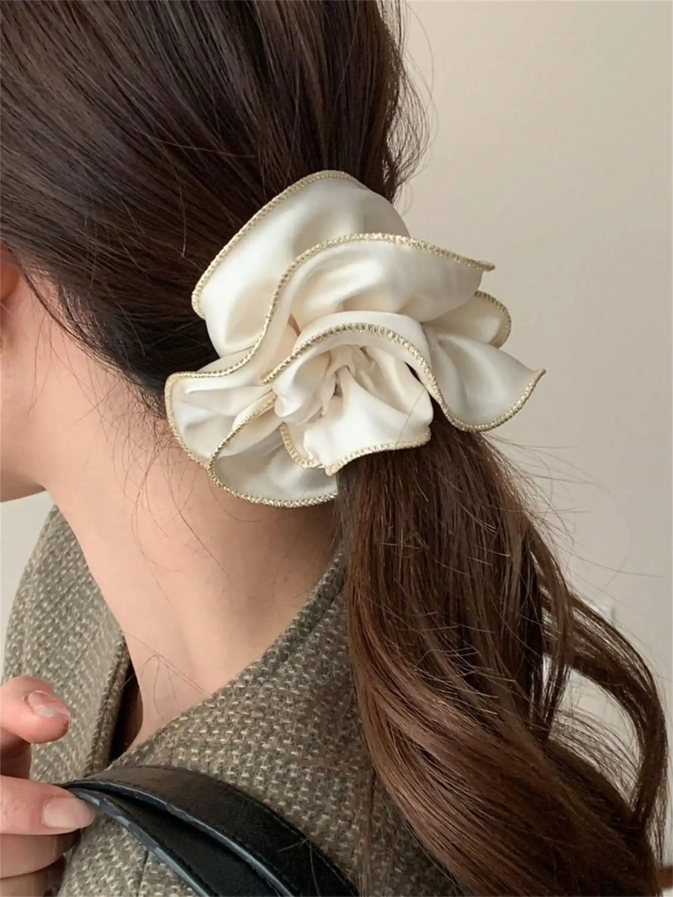 1 women\'s scrunchie new large scrunchie women\'s superior satin quality bun hair tie hair rope women\'s headwear