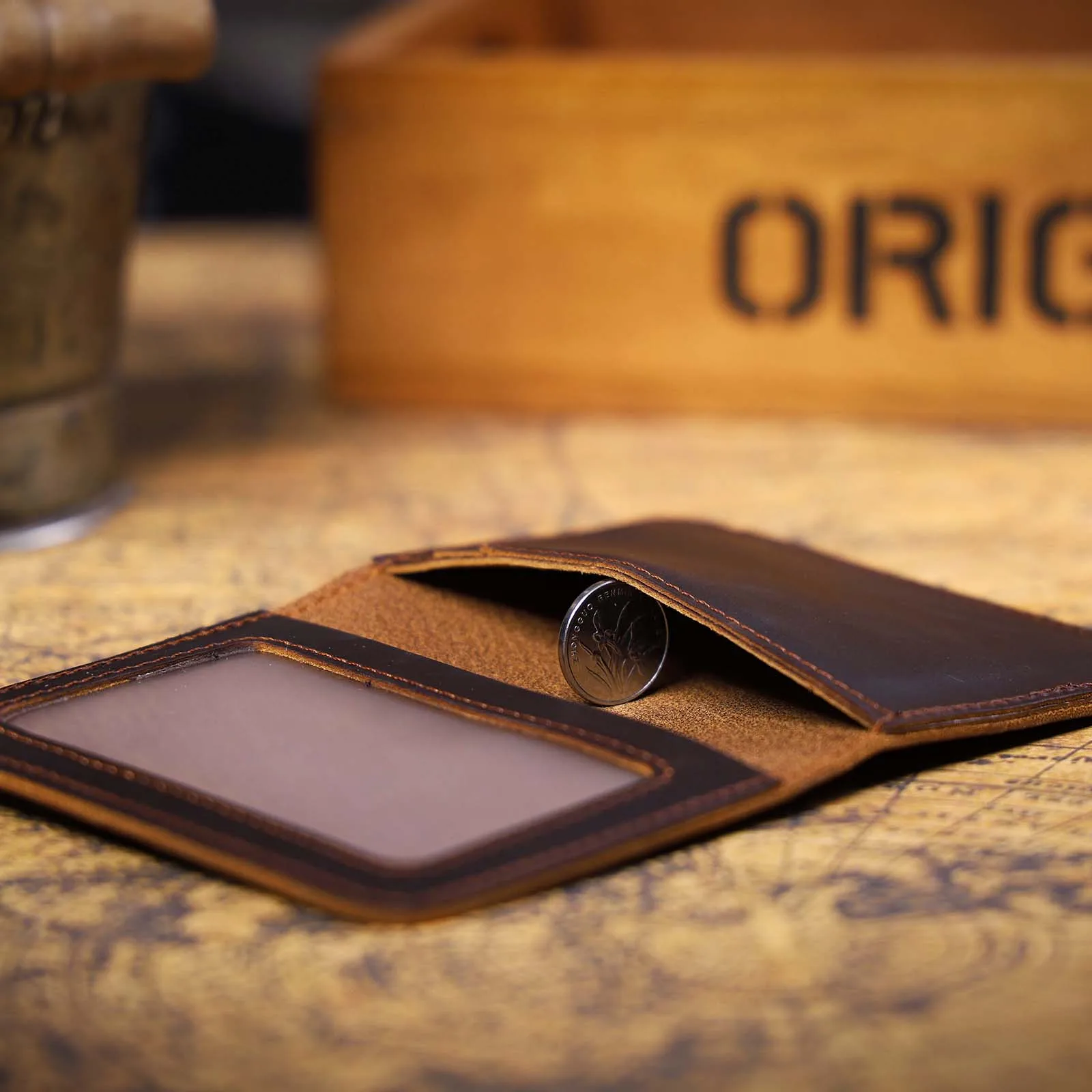Echtleder-Kartenetui, einfache Mini-Geldbörse von Crzay House Leather, perfekt zum Tragen von Bargeld und Karten – Detail 13