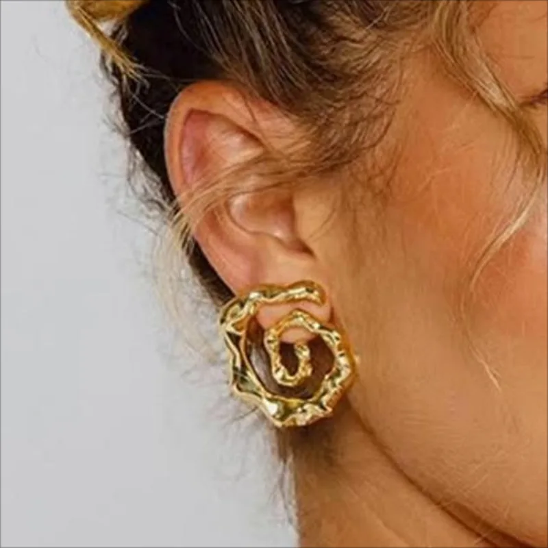 Chic Twist Hammer Wave Pattern Spiral Ear Studs Stainless Steel 18K Gold Plated Jewelry Vortex Earrings Femal Designer Jewelry