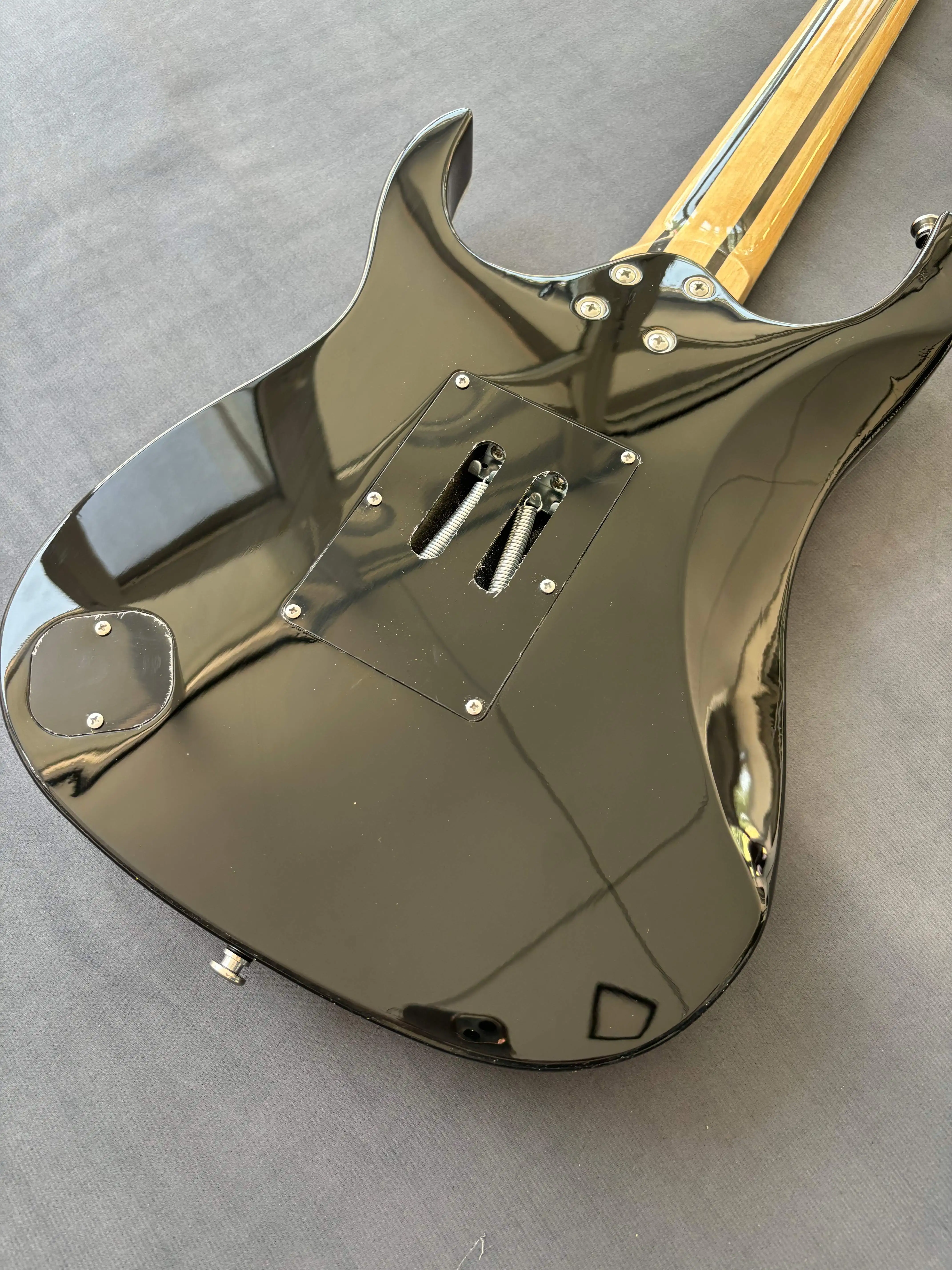 UV777 Double Shake Electric Guitar Black Mirror Guard HSH Pickup Speed Play Metal Versatile Artifact 7 Strings Free Shipping view 4