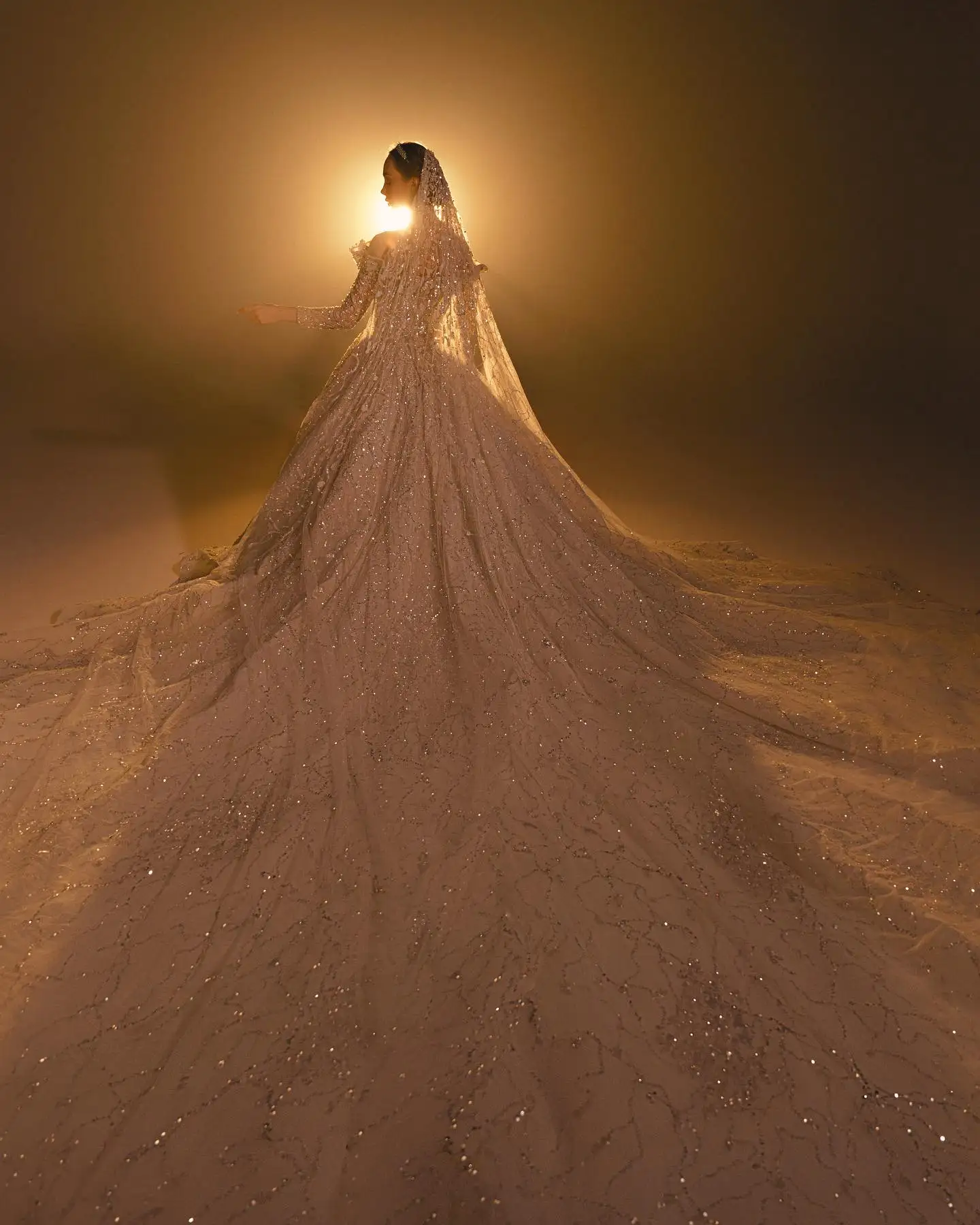 Sharon Said 2025, luxuriöses vergoldetes Dubai-Ballkleid-Hochzeitskleid, elegant, schulterfrei, arabische Damen-Brautkleider SW033, individuell gestaltet