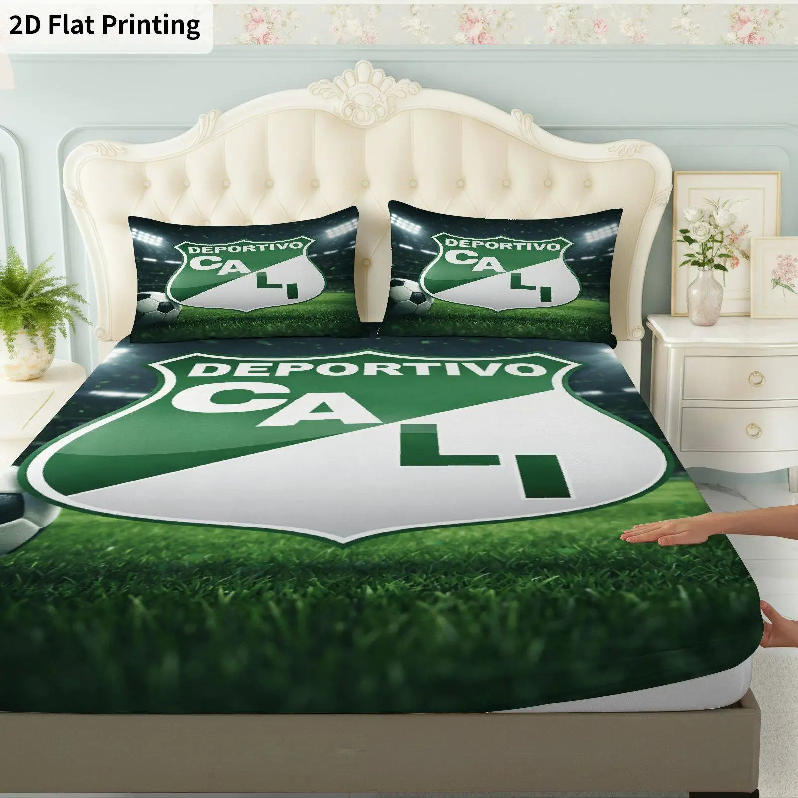 Digital Print Bed Sheet Set (includes 1 bed sheet + 2 pillowcases) Football Team Logo Green Bed Sheet Set Sports Comfort Bedding Large Capacity Deep Pocket 2D Print Bed Sheet and 2 Pillowcases Bedding Mattress Protector Elastic Bed Sheet Style Protective Cover Mattress Protector, Suitable for All Seasons, Machine Washable Design, Holiday Decoration, Various Sizes, Breathable Protective Cover with Pillowcases