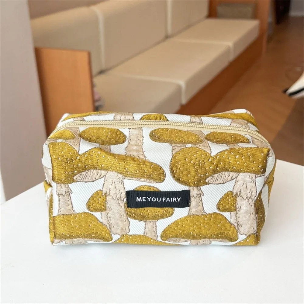 Cute Portable Cosmetic Pouch Large Capacity Washable Coin Key Purse Mushroom Printing Handbag for Women