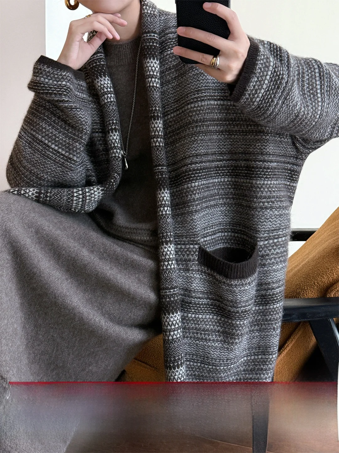 

Комплект из двух предметов: вязаный кардиган WANGER с поясом из тибетской шерсти и юбка-трапеция для женщин