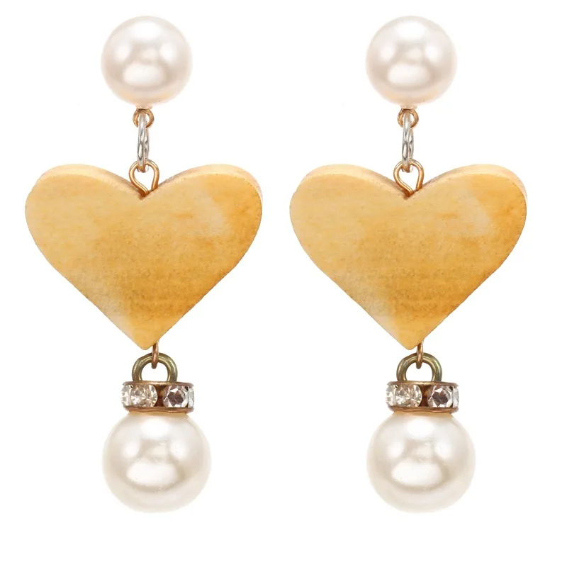 Peach heart wood earrings hot-selling popular earrings femininity fashion pearl pendant earrings retro Internet celebrity earrin