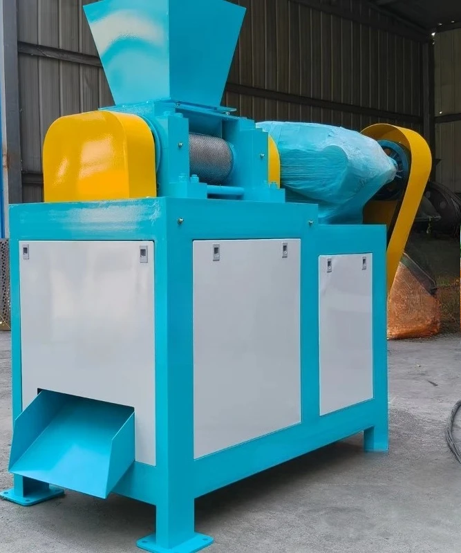 Automatic fertilizer roller press granulator for agricultural feed processing and granulation