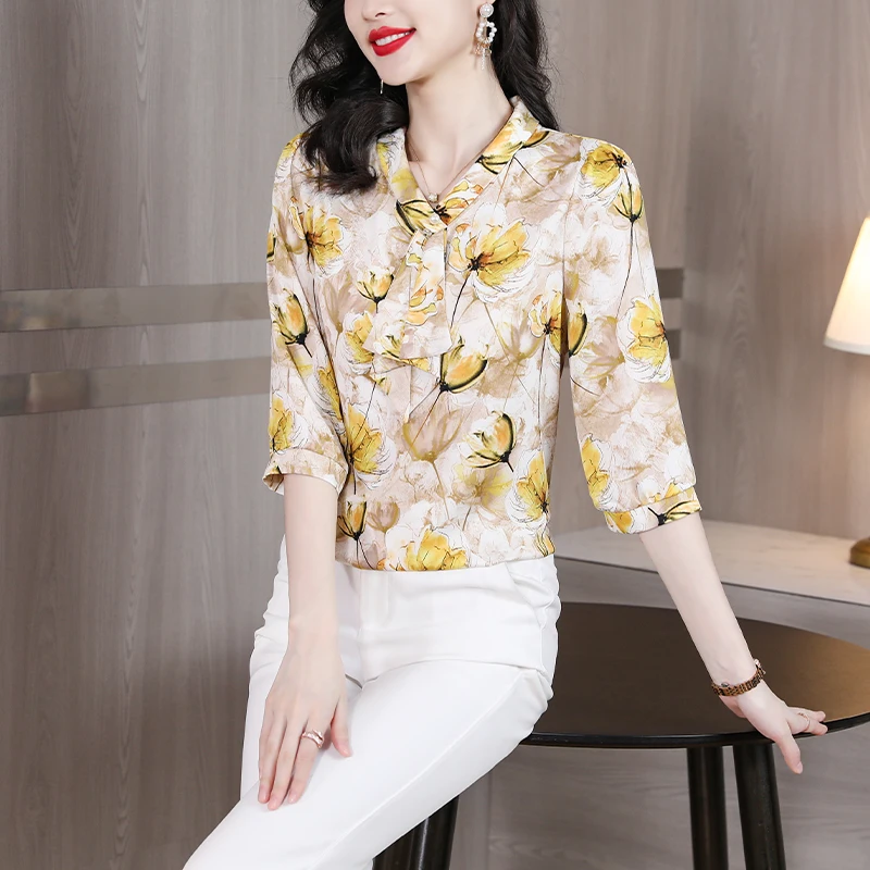 

2023 Summer New Silk Fragmented Flowers Temperament Top T-shirt Thin Large Slim Small Shirt Colorful European Chiffon ShirtWomen