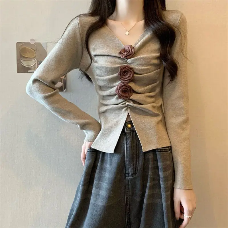 

Korean Three-dimensional Flower Pleated Design Knitted Sweater Women in Autumn New Slim Fit Slits and Trendy Age-reducing Tops