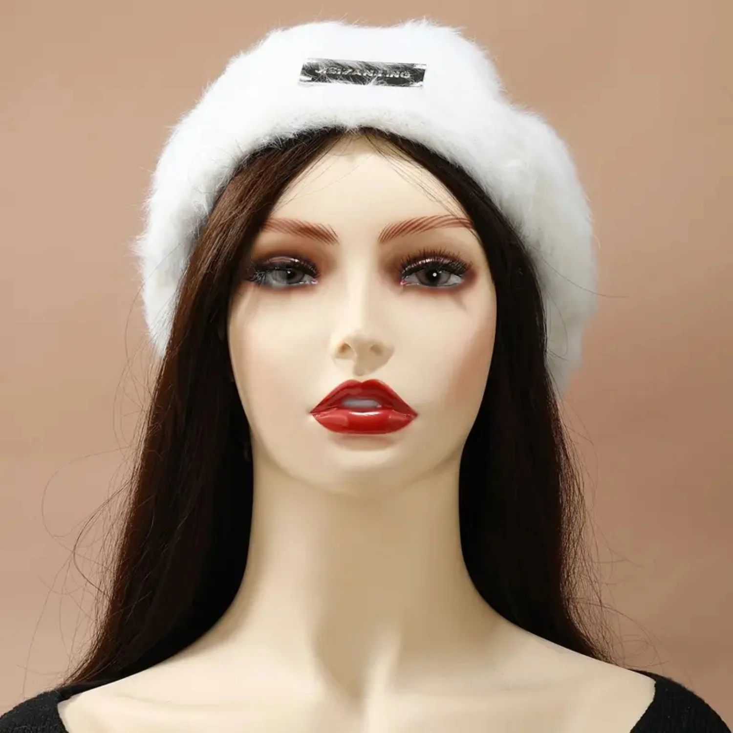 

Белый берет из искусственного кроличьего меха, плюшевая уличная повседневная шапка для женщин и девочек, ее стильный и уютный зимний аксессуар, кисть для бороды