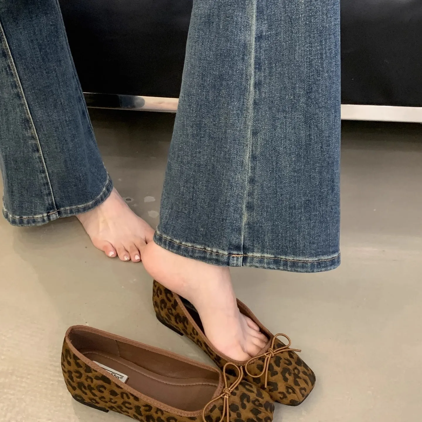 Damen-Ballerinas mit Leopardenmuster, eckiger Zehenpartie und Schleifendekoration, lässige Alltagsschuhe für Damen – Detail 5