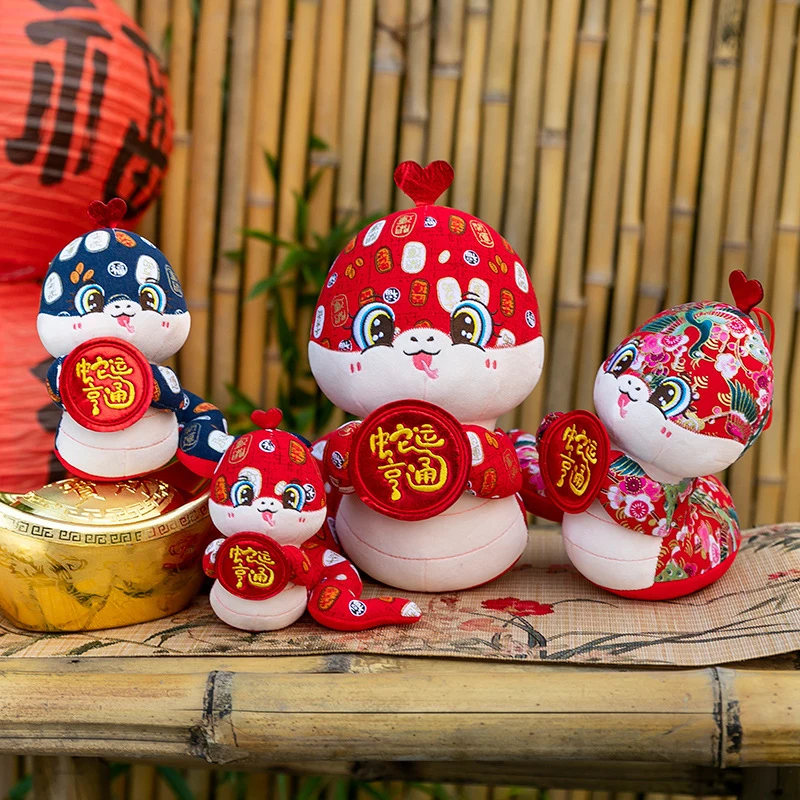 Boneka mewah maskot Tahun Ular, mainan mewah kartun zodiak ular dekorasi Tahun Baru China hadiah Tahun Baru 2025