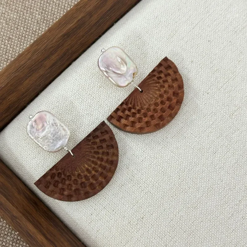 Retro style semi-round wood carving earrings Baroque square pearl stud earrings niche design sense fashion earrings supply