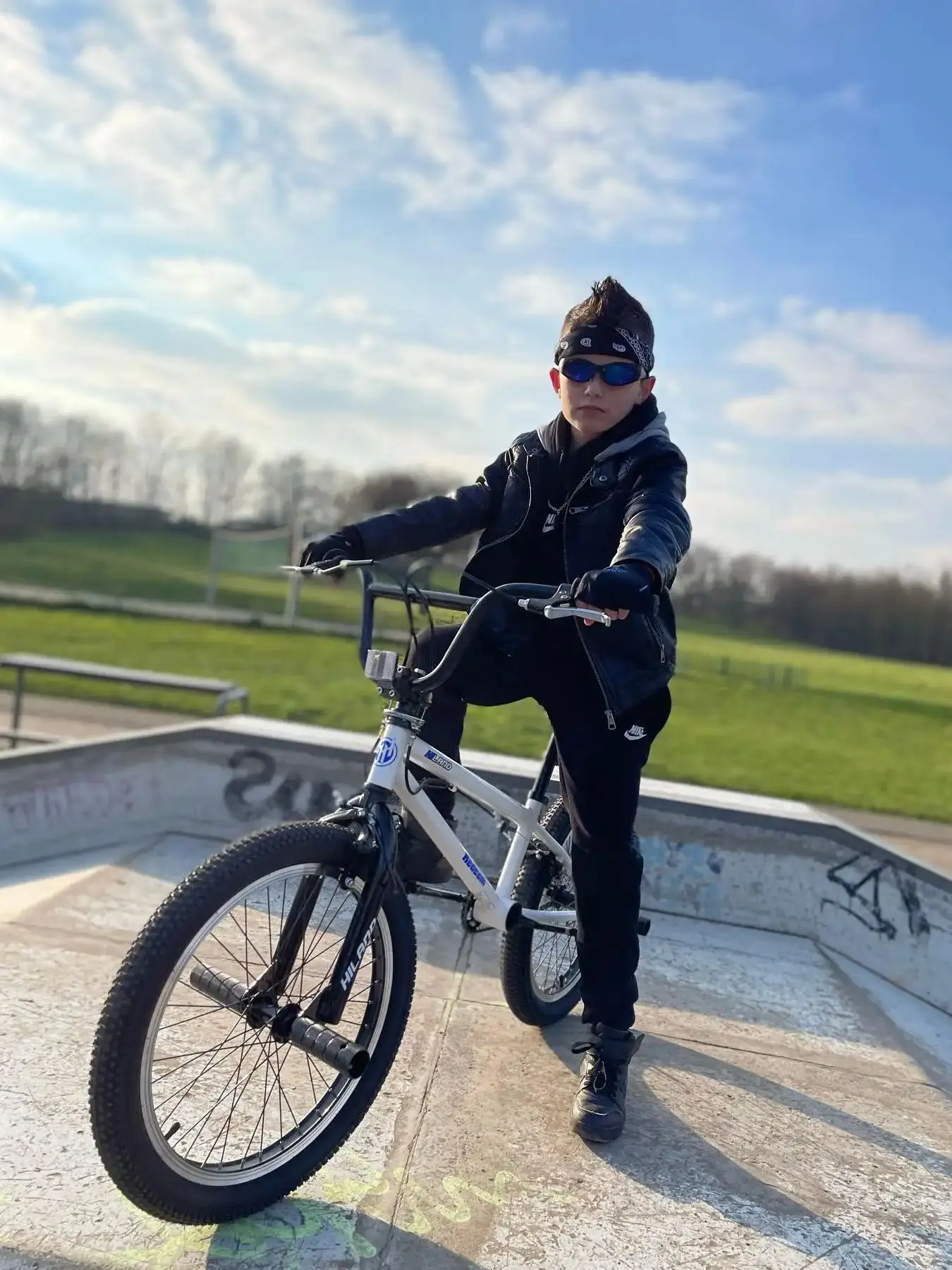 Hiland 20-Zoll-Freestyle-Bmx-Fahrrad für Kinder, für Fortgeschrittene bis Fortgeschrittene mit 360-Grad-Gyro und 4 Heringen, Kinderfahrräder