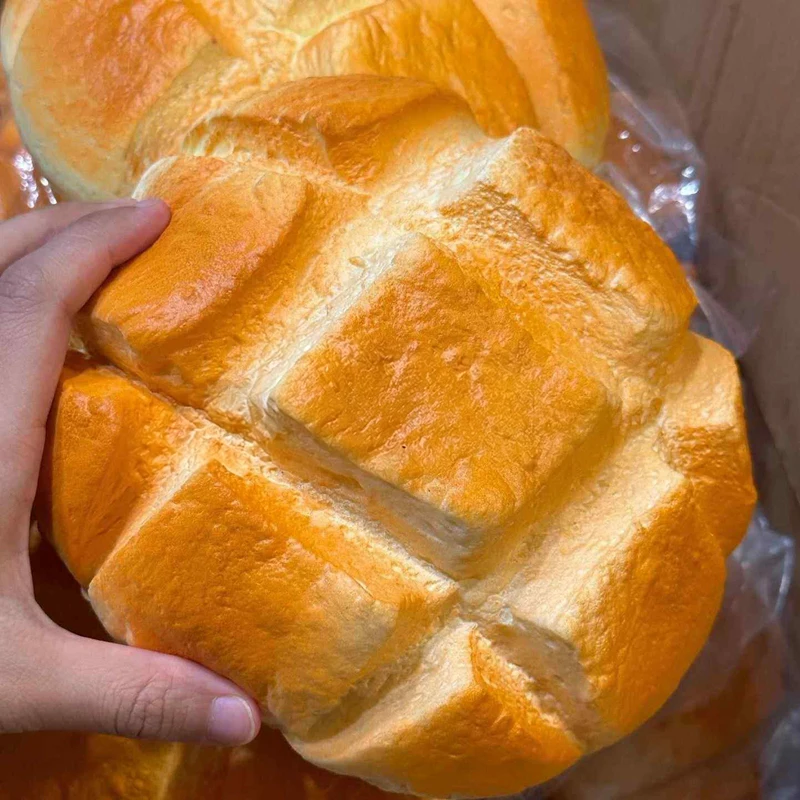Soft toast stress-relieving fingertip ball, reduces stress, soothes stress, slow-rise soft bread party decoration gift