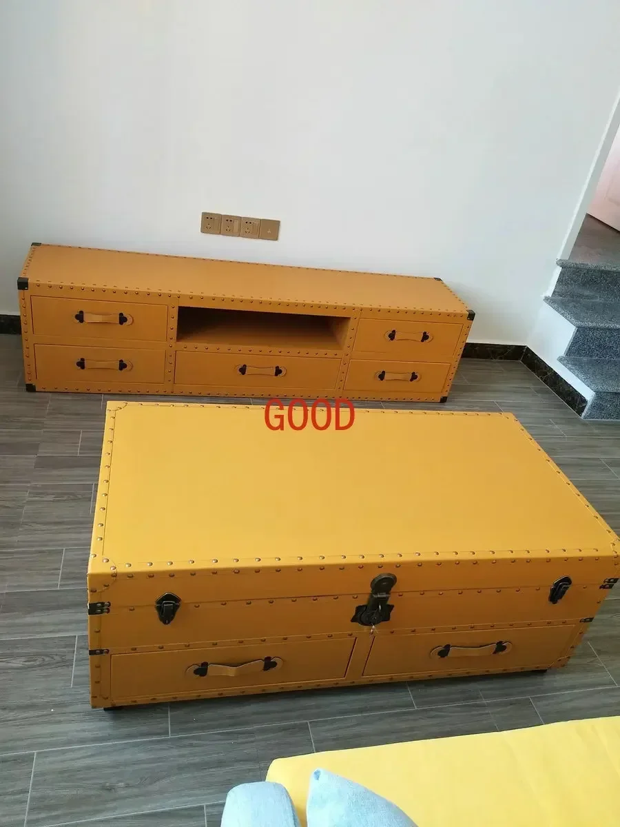 Europäisches Couchtisch-Display aus Leder im Retro-Stil