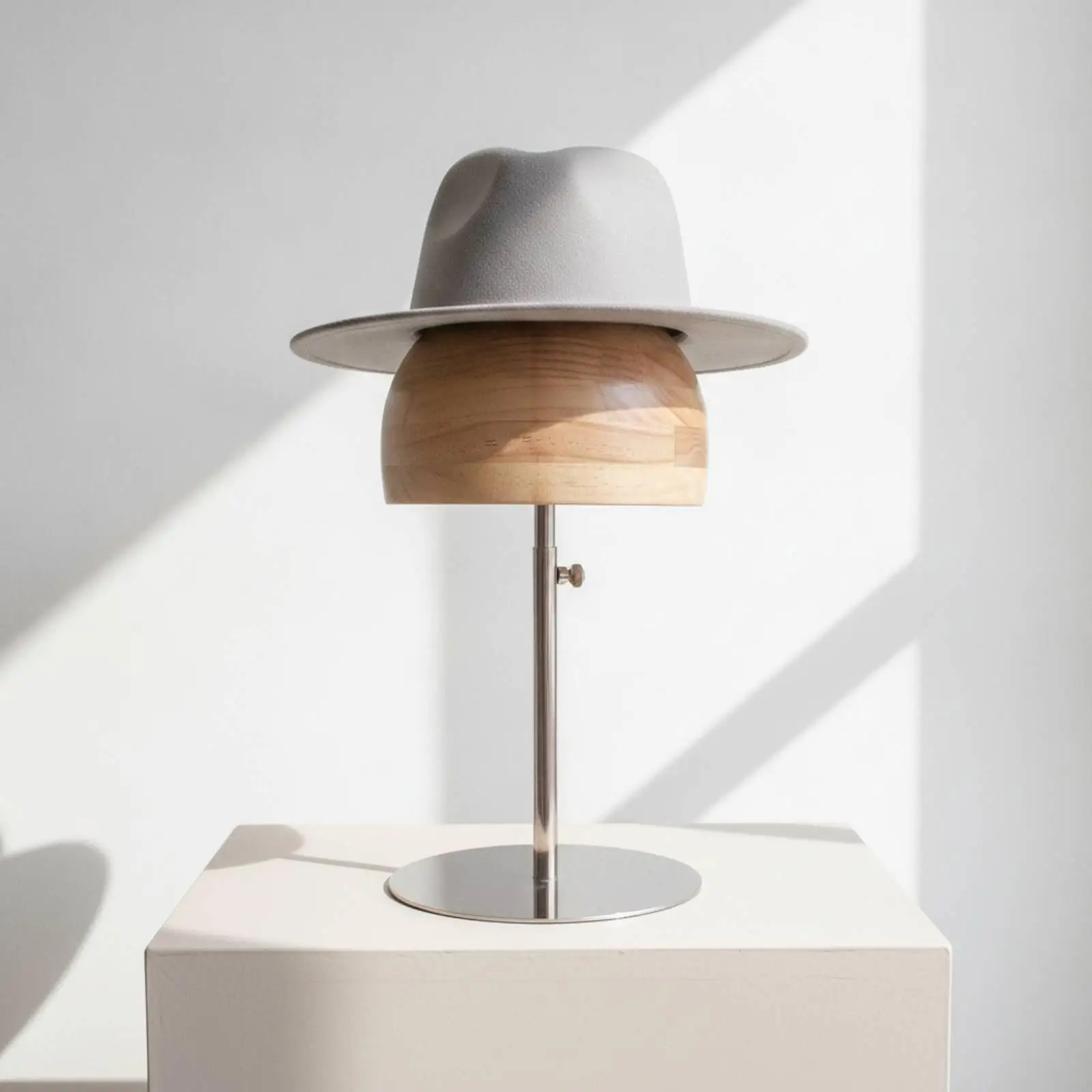 Dome Shaped Hat Rack Stand with Round Base for Closet Retail Counter Hat Organizer