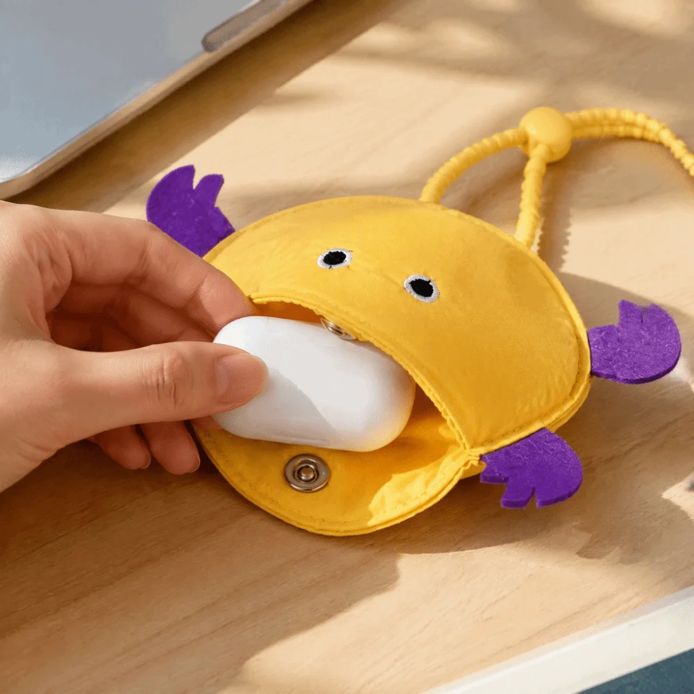 Soft Plush Material Crab Shaped Storage Pouch Compact Mini Size Hanging Clasp Small Bag Charm Keychain Zipper Pouch