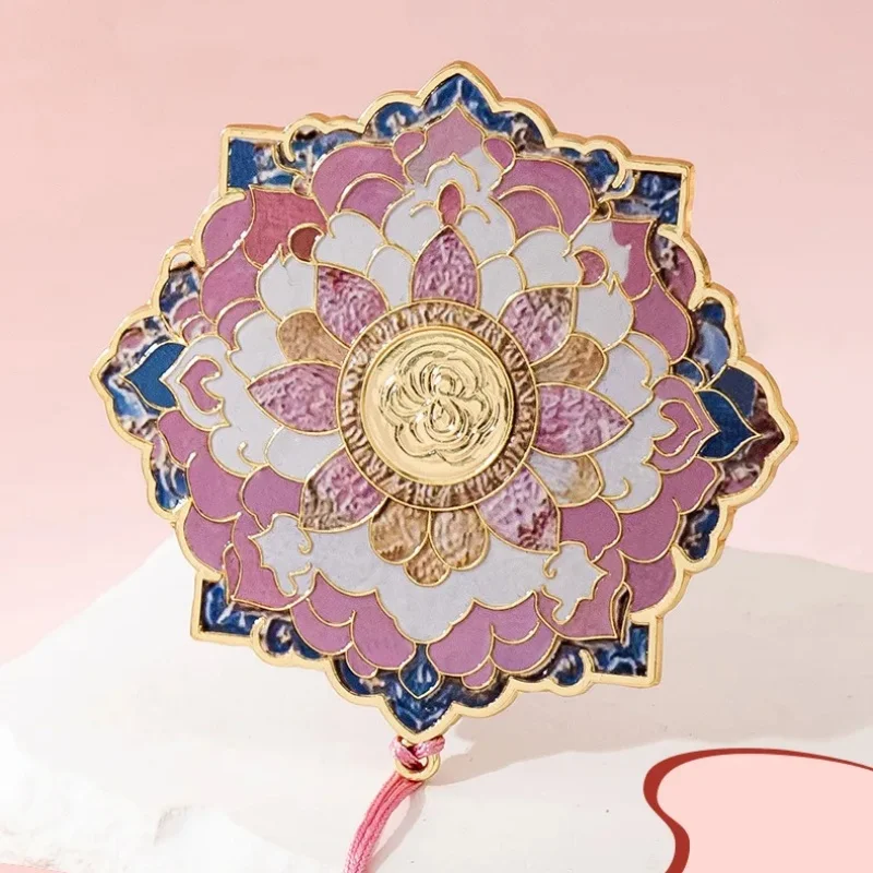 Exquisite Portable Chinese-style Makeup Mirror Emboss Flower Pattern Cosmetic Mirror Metal Makeup Mirror Makeup Home Decor