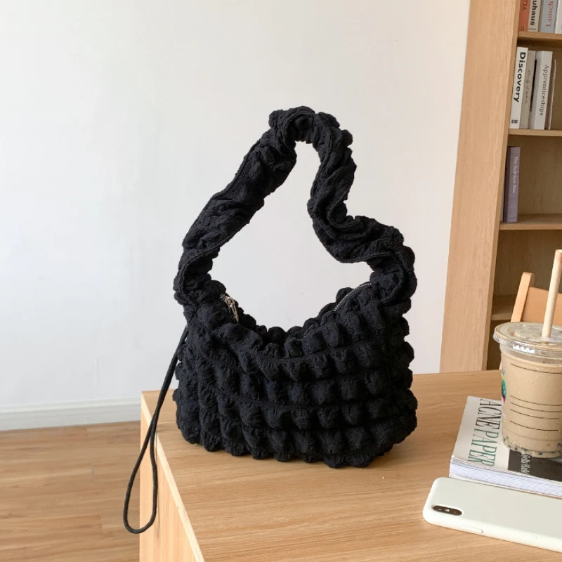 

Fashio Women Shoulder Bag New Niche Retro Handbag Fashion Pleated Plaid Cloud Bag Exquisite Cotton Drawstring Hobos Bag