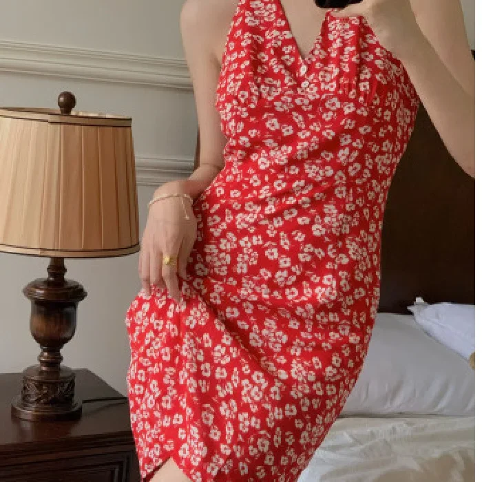 

New Summer Style Retro Women's Summer New V-neck Hanging Neck Floral A-line Short Skirt Hip Hugging Camisole Dress