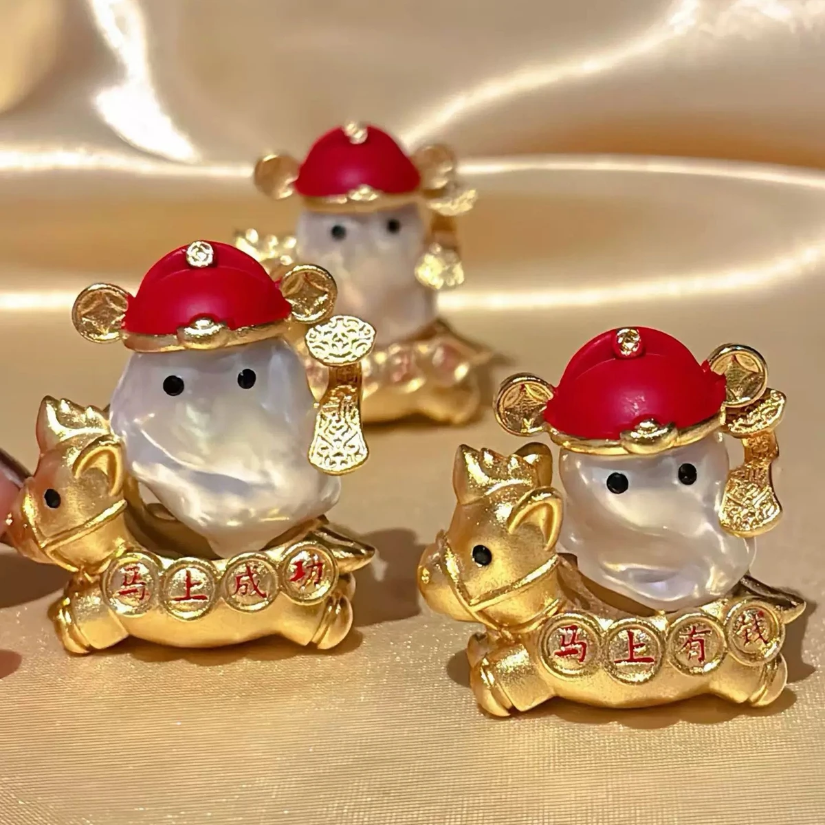 (Little God of Wealth) Natural Freshwater Irregular White Baroque Pearl Immediate Wealth Ornament