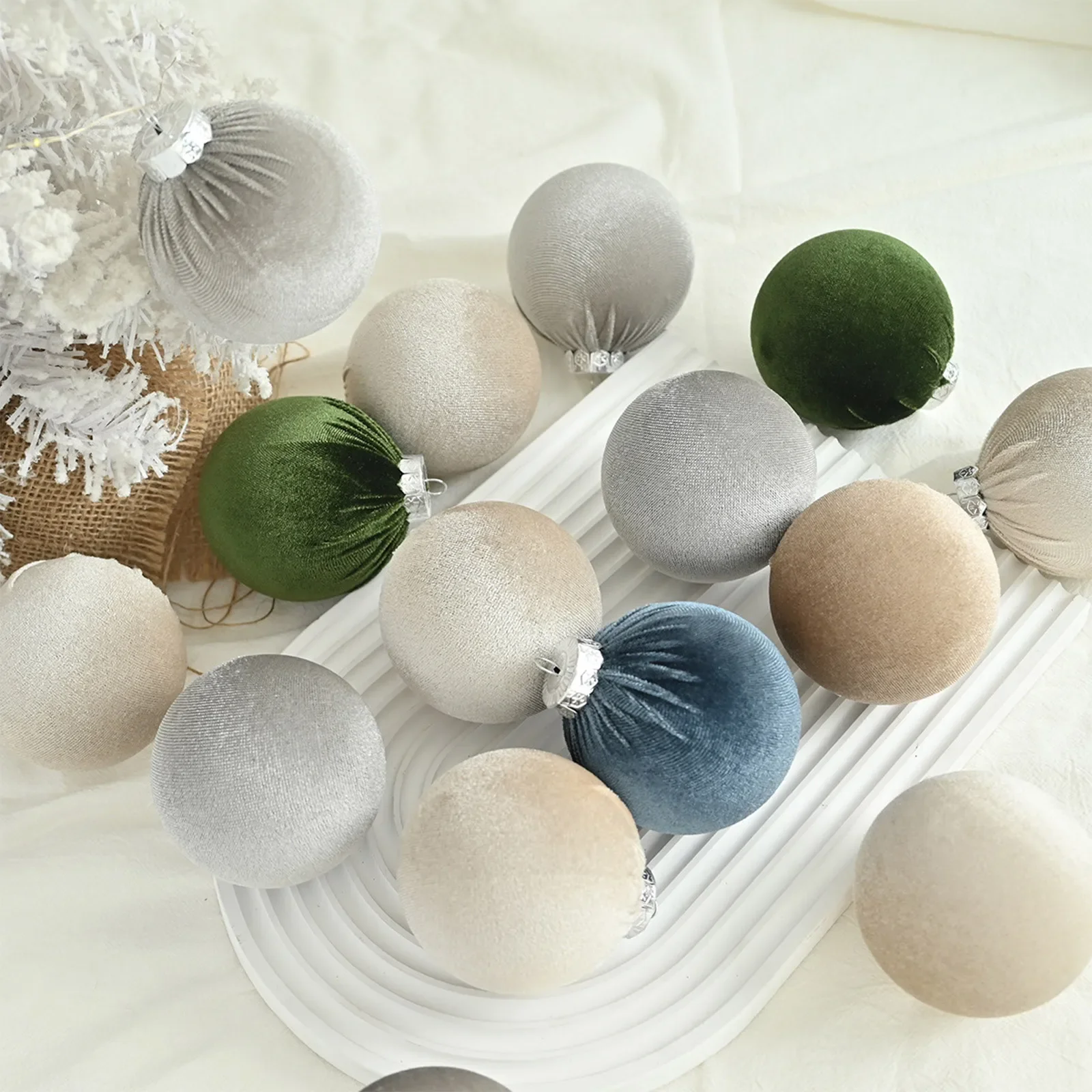 15 PCS 8cm Velvet Christmas Ornaments Balls Shatterproof Xmas Tree Hanging Ball Ornaments Hanging Decorative Baubles for Festive