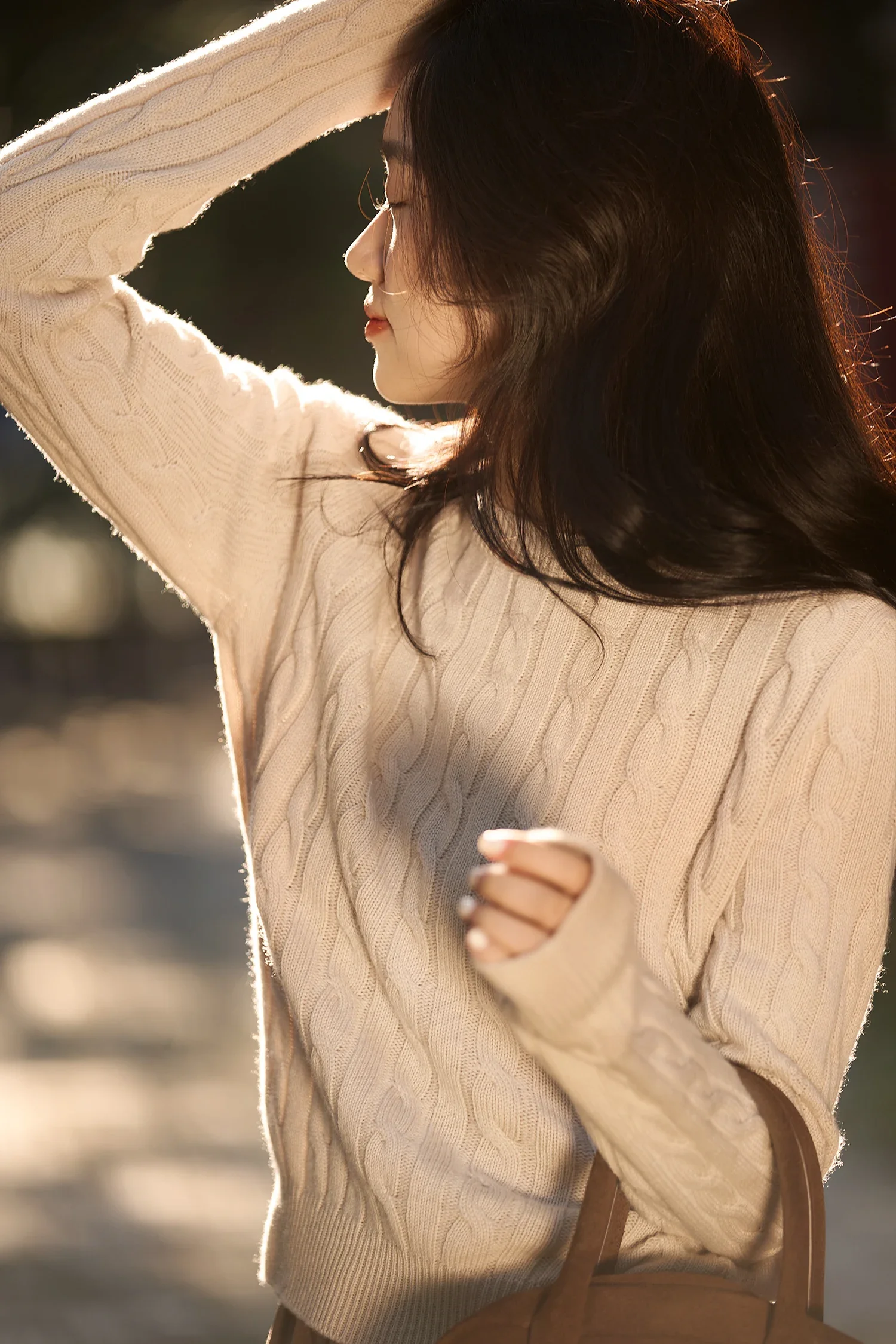 سترة ليليان الملتوية من الصوف الكشمير الإيطالي برقبة دائرية، ملابس تريكو ناعمة فاخرة للنساء