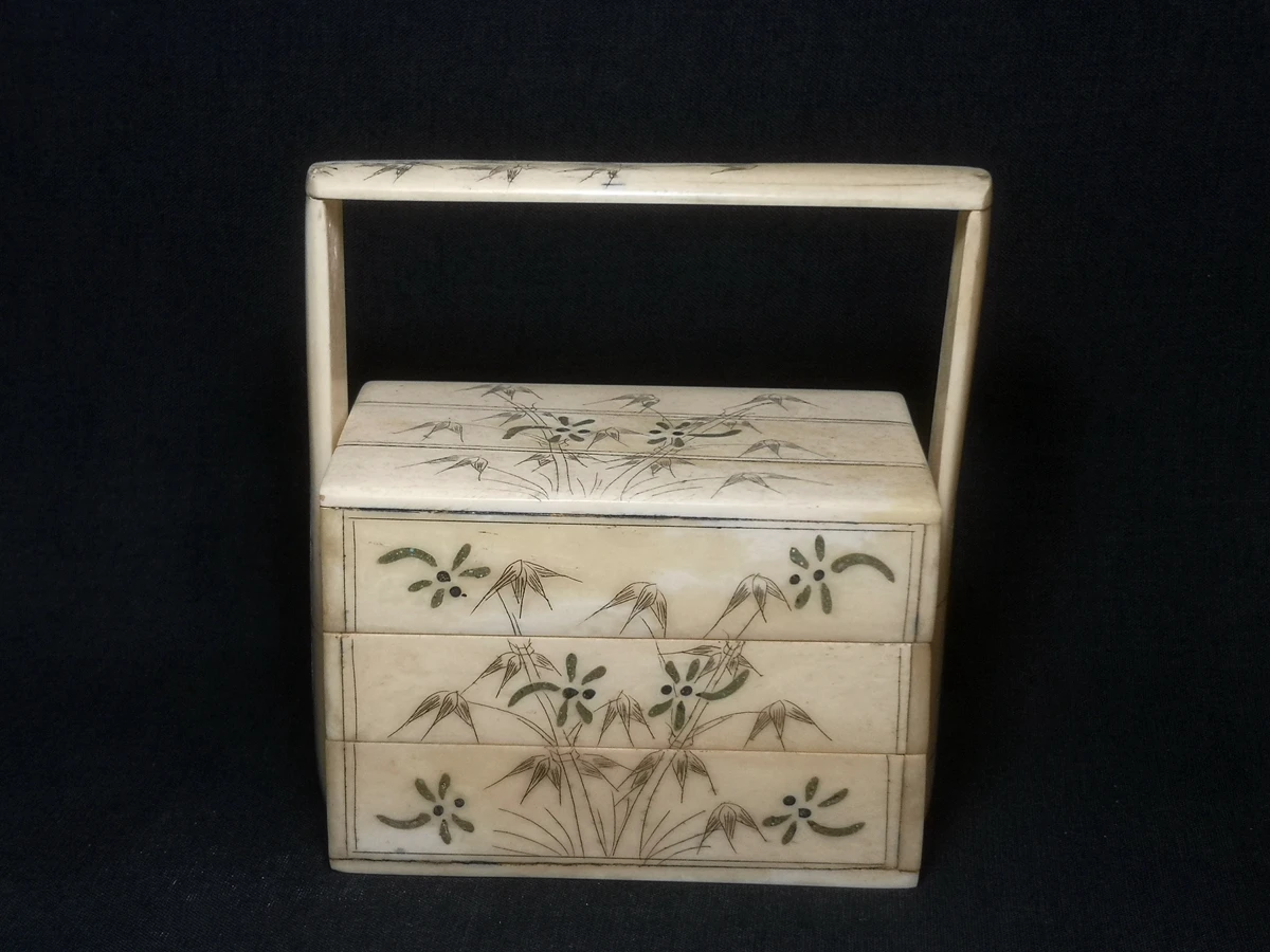 YIZHU CULTUER ART Size 5 Inch Old Chinese Hand Carving Bamboo Inlay Dragonfly Jewelry Box Decoration Gift Collection