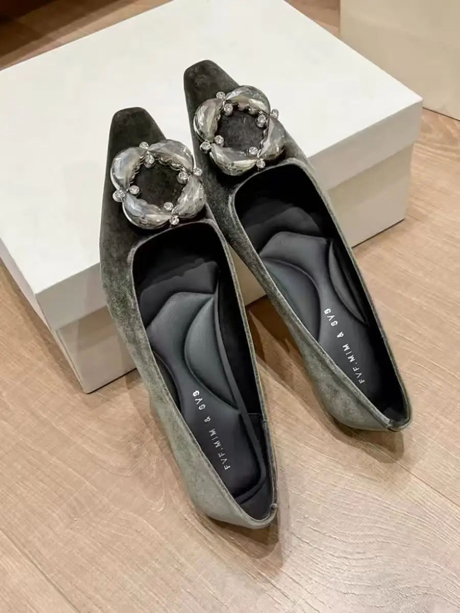 

Women Low Heel Shallow Shoes Luxury Velvet Banquet Shoes Glitter Shiny Diamond Flat Shoes Wedding Party Fashion High Heels
