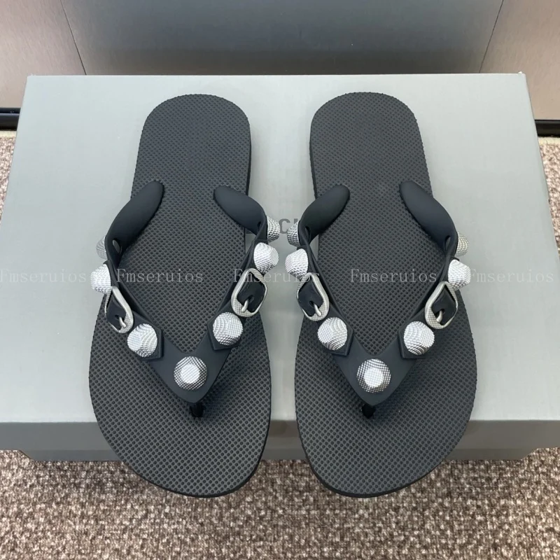 

New Summer Women Flip Flops Rivets Decor Fashion Design Slides Flat Sole Slippers Casual Beach Holiday Outdoor Shoes Hot Sale