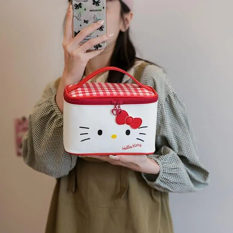

Sanrio Аутентичная косметичка Hello Kitty с милым рисунком Kawaii, большая вместимость, высокий внешний вид, дорожная портативная сумка для хранения, подарок для девочки