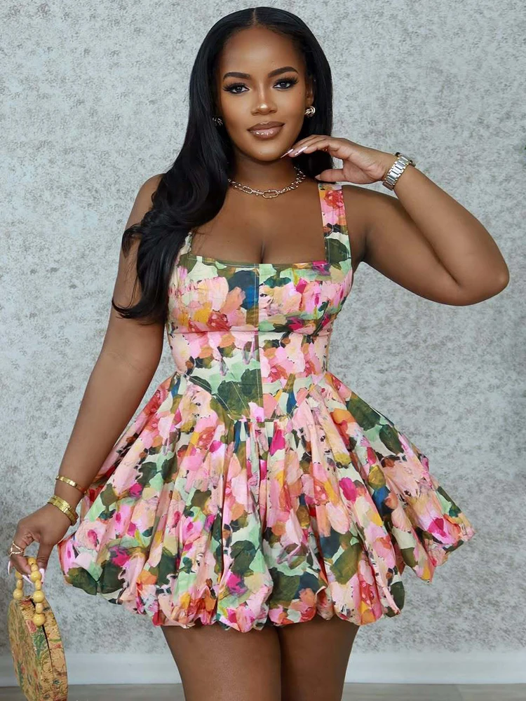 Elegancka sukienka mini bez rękawów na ramiączkach z falbankami i gorsetem, damska sukienka plażowa w tropikalny kwiatowy wzór, stroje wakacyjne.