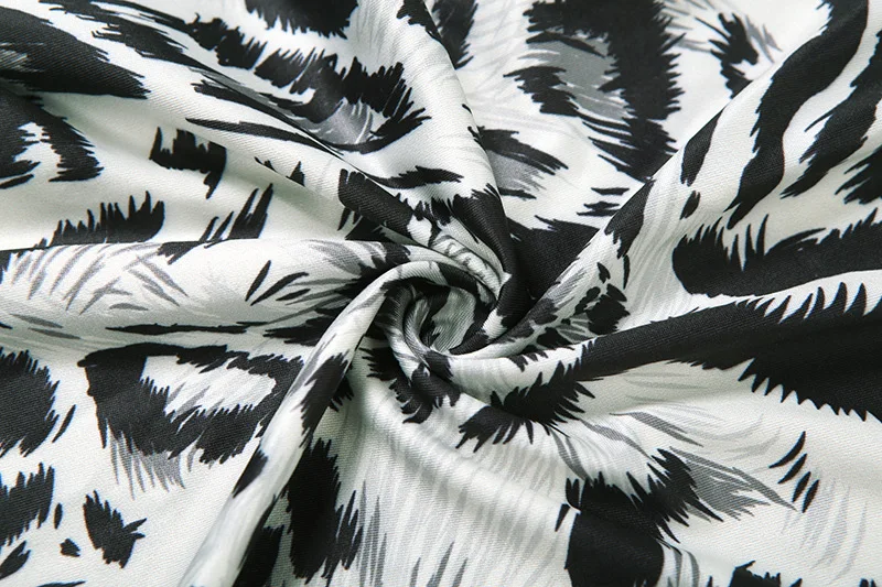 Fashion Wild Leopard Print Skinny Jumpsuits Women Fall Winter Turtleneck Long Sleeve Peach Hips Slim Casual Overalls Clubwear