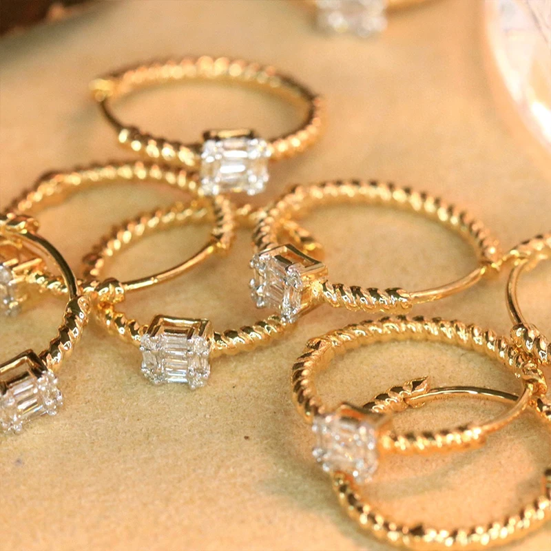 Aazuo 18K Oro Giallo Reale Diamante 0.16ct Jewerly Set Pasta Fritta Torsioni Orecchino Quadrato Regalo Per Le Donne Festa di Fidanzamento Au750