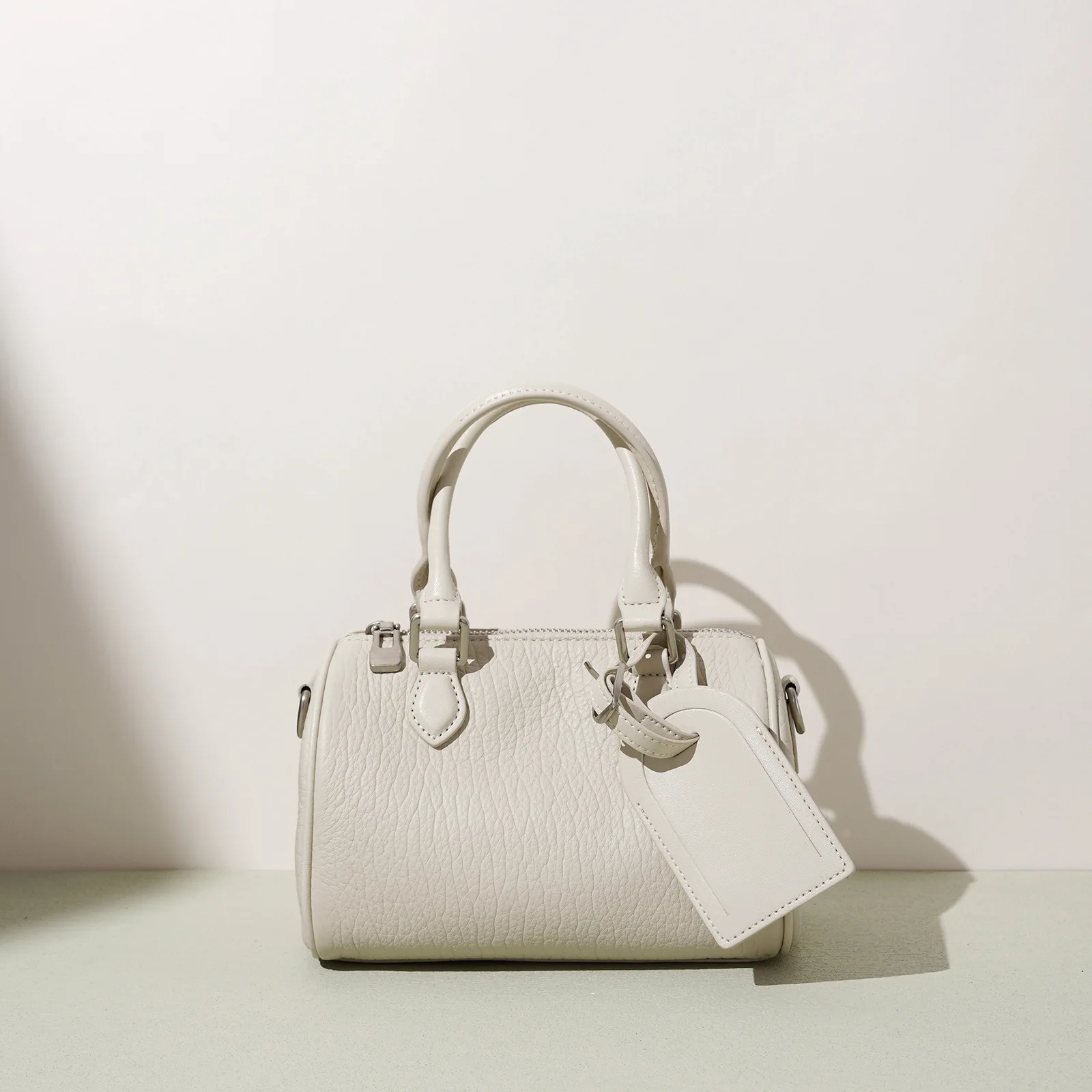 

Mendy Small Boston Bag Women's Leather Mini Bag Crossbody Soft Cowhide Pillow Casual Handbags Female Designer Bags Luxury New In