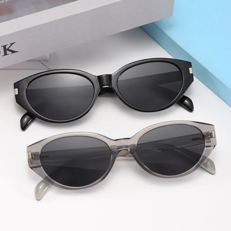 

New Fashion Cat-Eye Sunglasses for Women Retro Narrow-Frame Shades Outdoor Street Photography UV-Protective Eyewear UV400