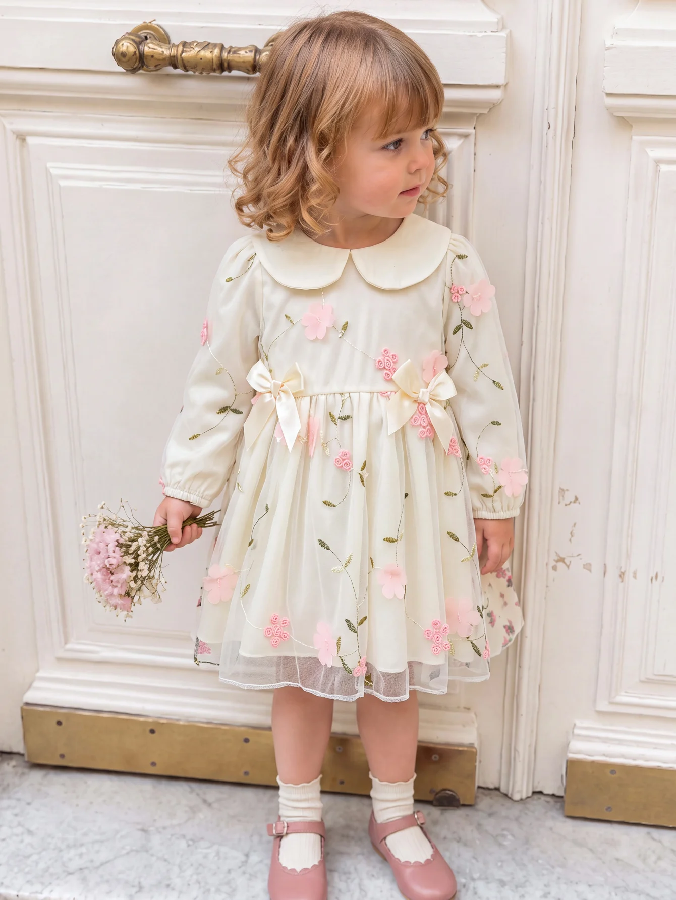 Sweet floral tulle dress for baby girls, long‑sleeve lapel style, soft breathable fabric, tulle hem, lovely for daily wear.