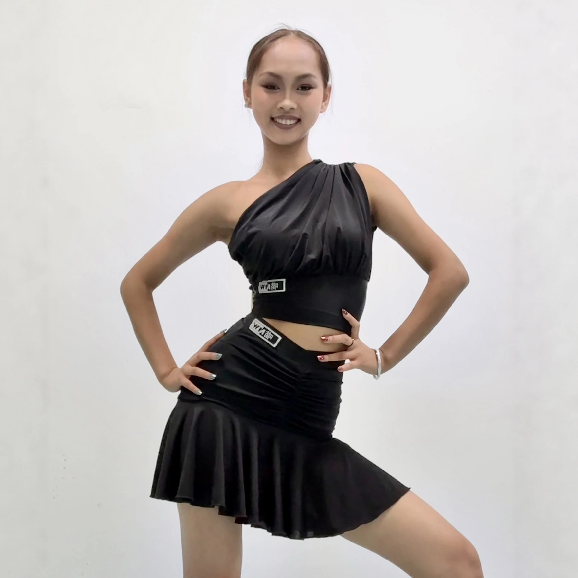 

Одежда для латинских танцев, женские черные топы с наклонными плечами, юбка для взрослых, румба, ча-ча, танцевальная тренировочная одежда, тренировочная танцевальная одежда NV25703