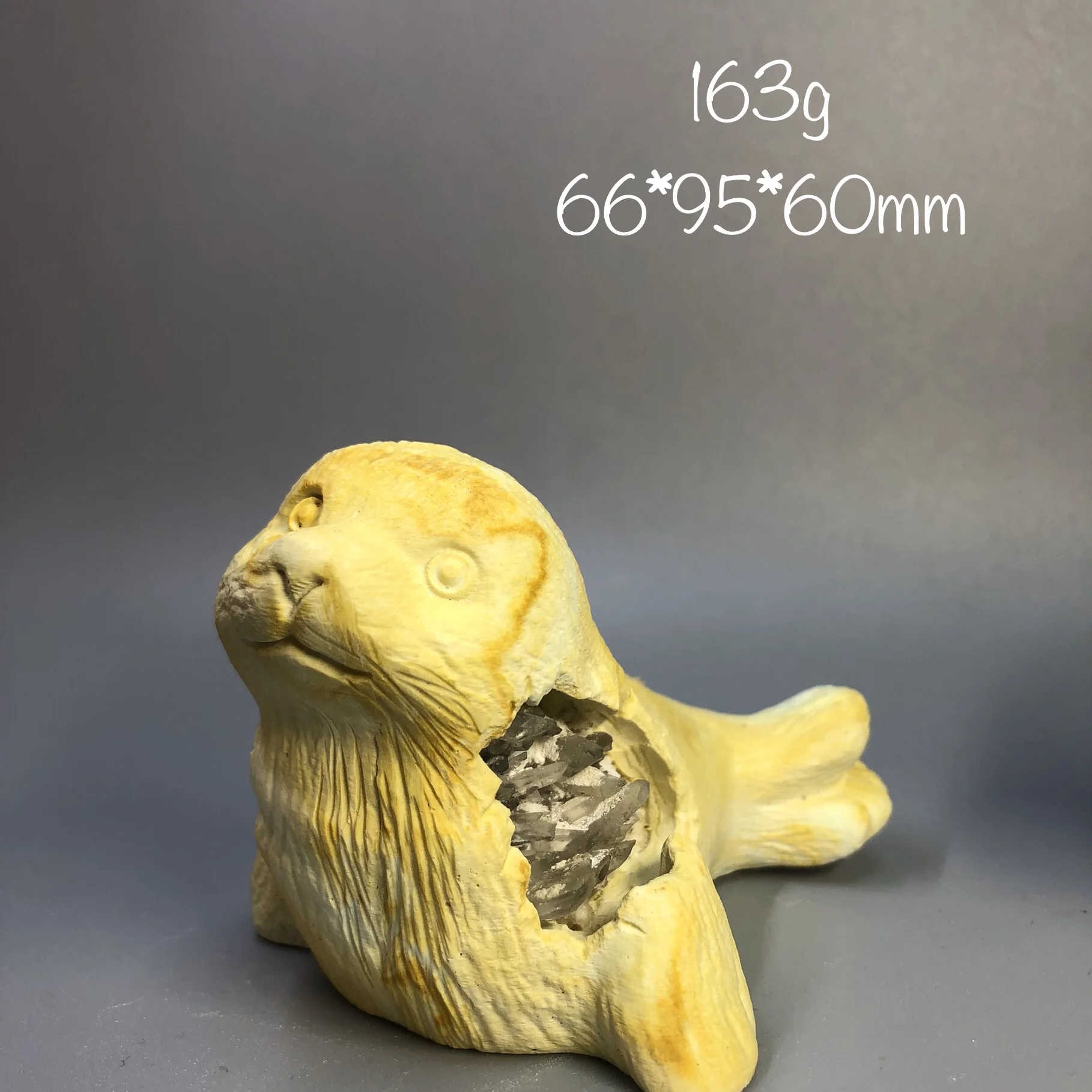 

Natural crystal clusters cute cartoon sea lion plaster sculpture crafts decorated with polished gifts for Reiki healing