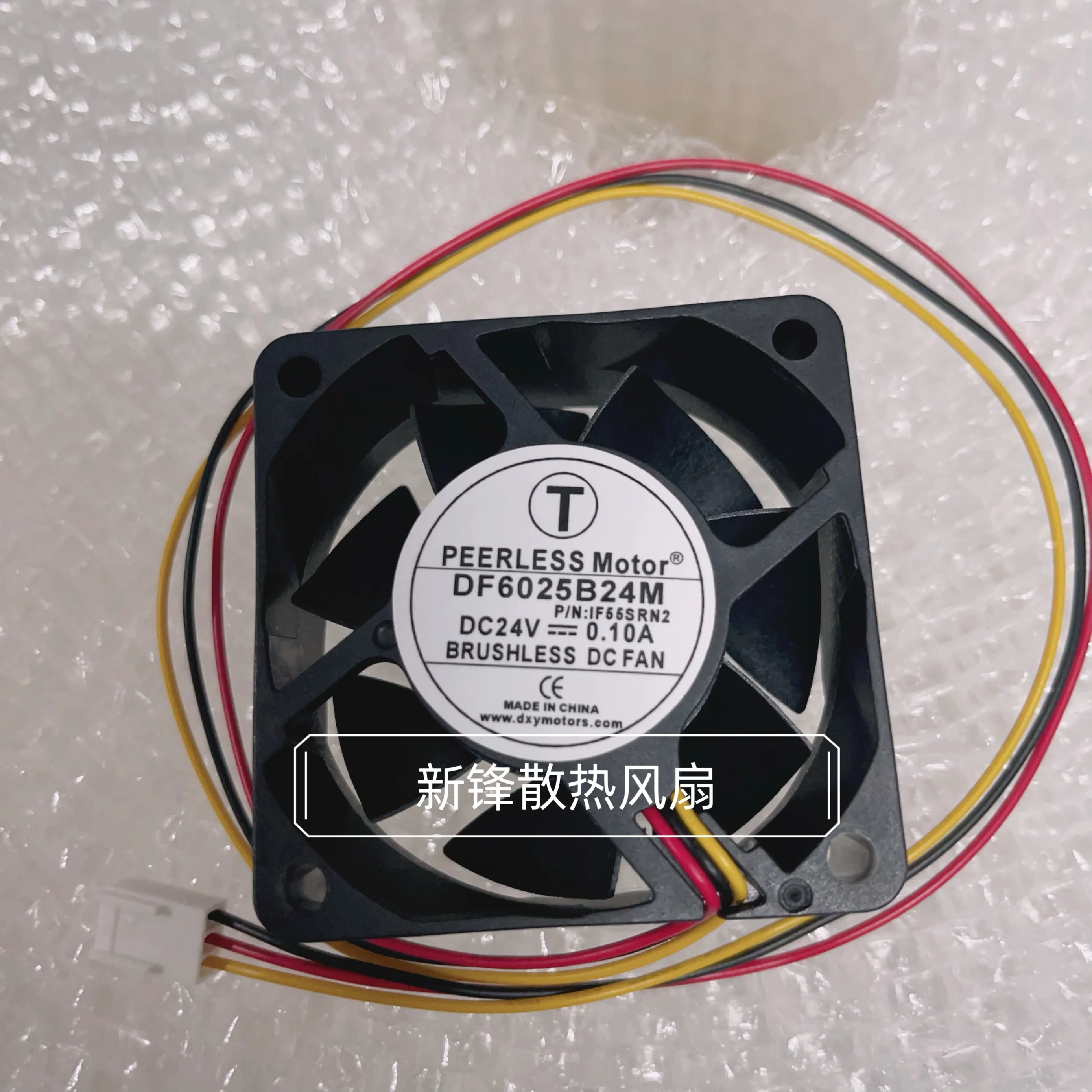 

DF6025B24M DC 24 В 0,10 А 60x60x25 мм 3-проводной охлаждающий вентилятор для сервера